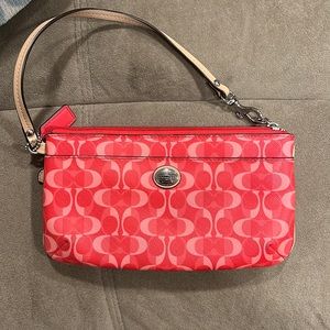 COACH 🐎 wristlet